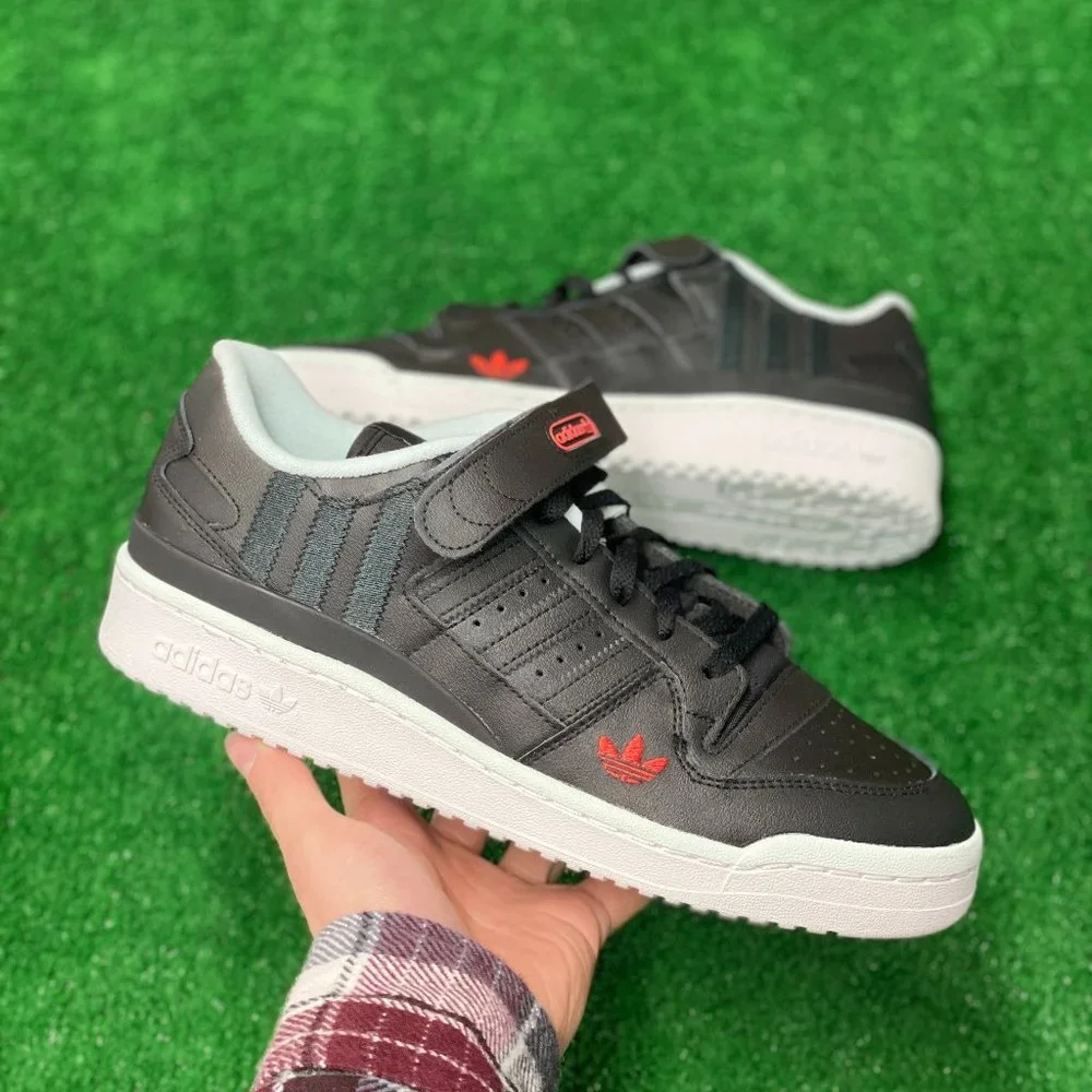 Adidas Forum Low Mens Casual Sneaker Shoes Black White HQ4536 NEW Multi Sz - Picture 1 of 8